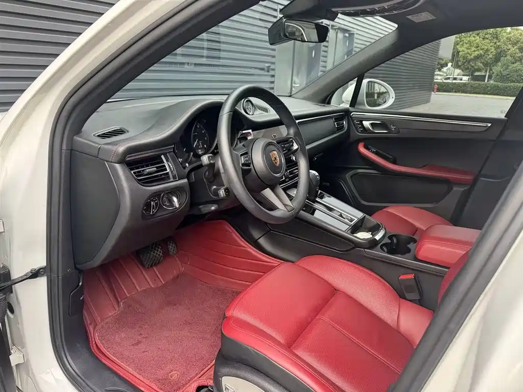Porsche Macan 2023 — фото 18