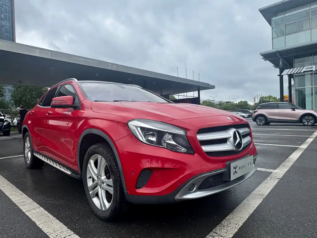Mercedes-Benz GLA 2016