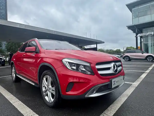 Mercedes-Benz GLA 2016