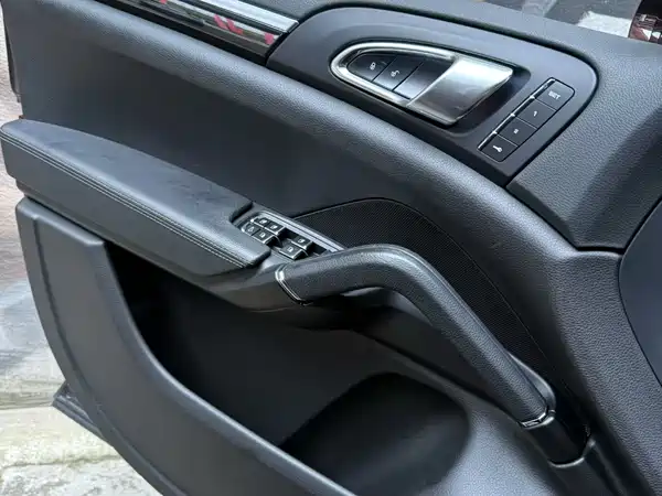 Porsche Cayenne 2016