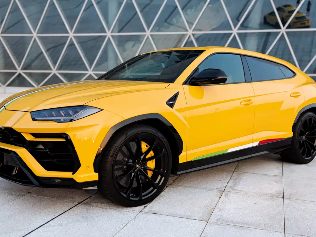 Lamborghini Urus 2023 — фото 2