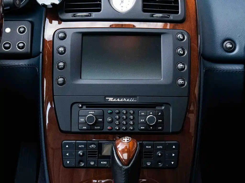 Maserati Quattroporte 2010 — фото 15
