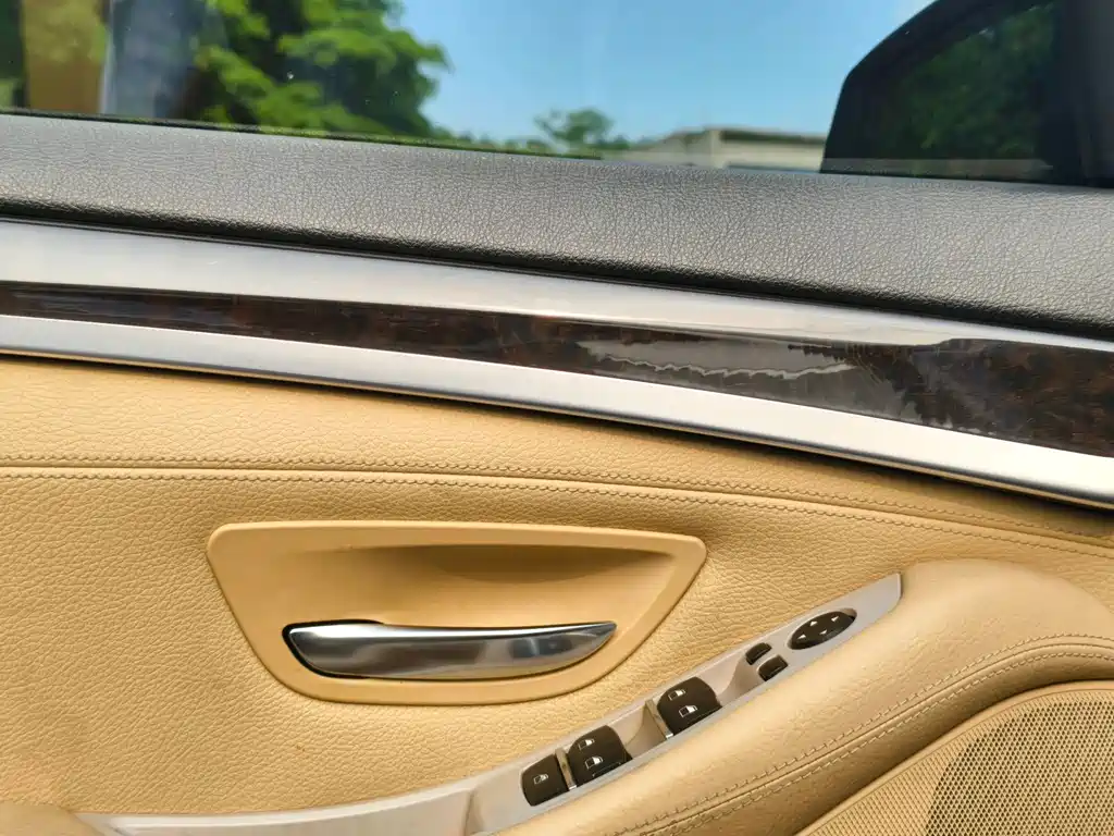 BMW 5 Series 2012 — фото 11