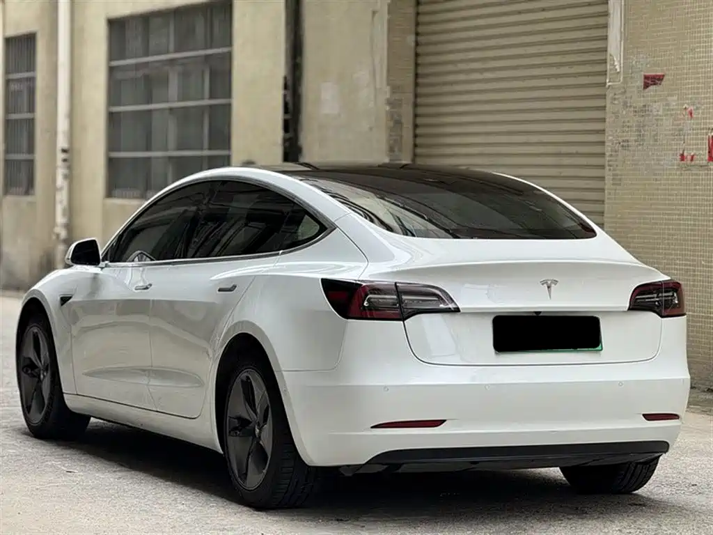 Tesla Model 3 2020 — фото 15