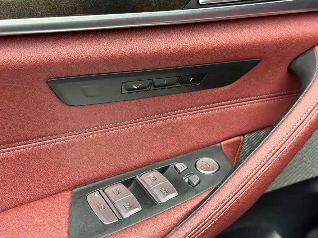 BMW 5 Series 2021