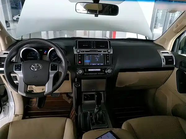 Toyota Prado 2016