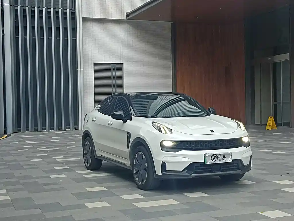 Lynk & Co 05 EM-P 2022 — фото 3