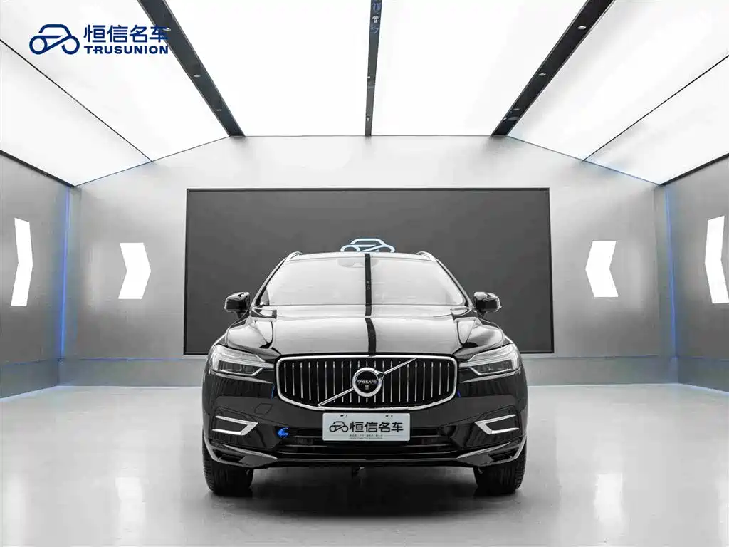 Volvo XC60 2019 — фото 2