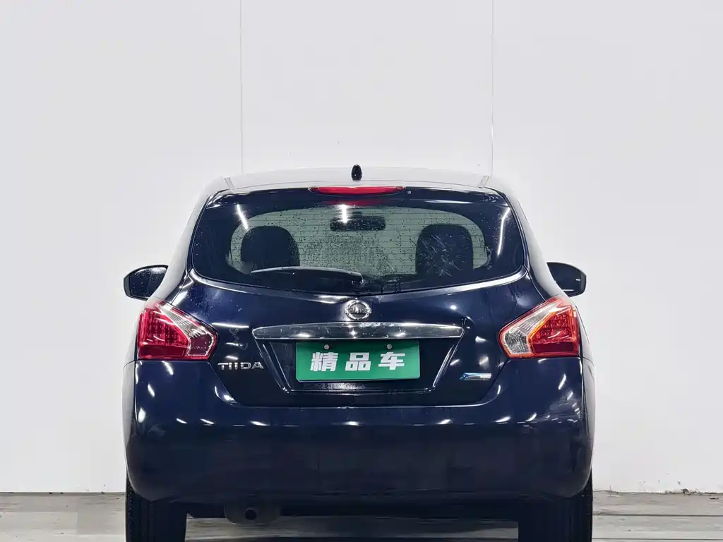 Nissan Tiida 2012