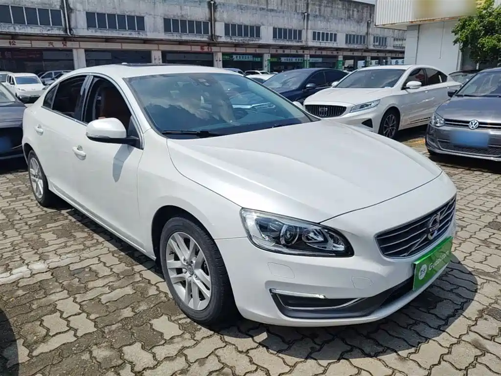 Volvo S60 2016 — фото 4