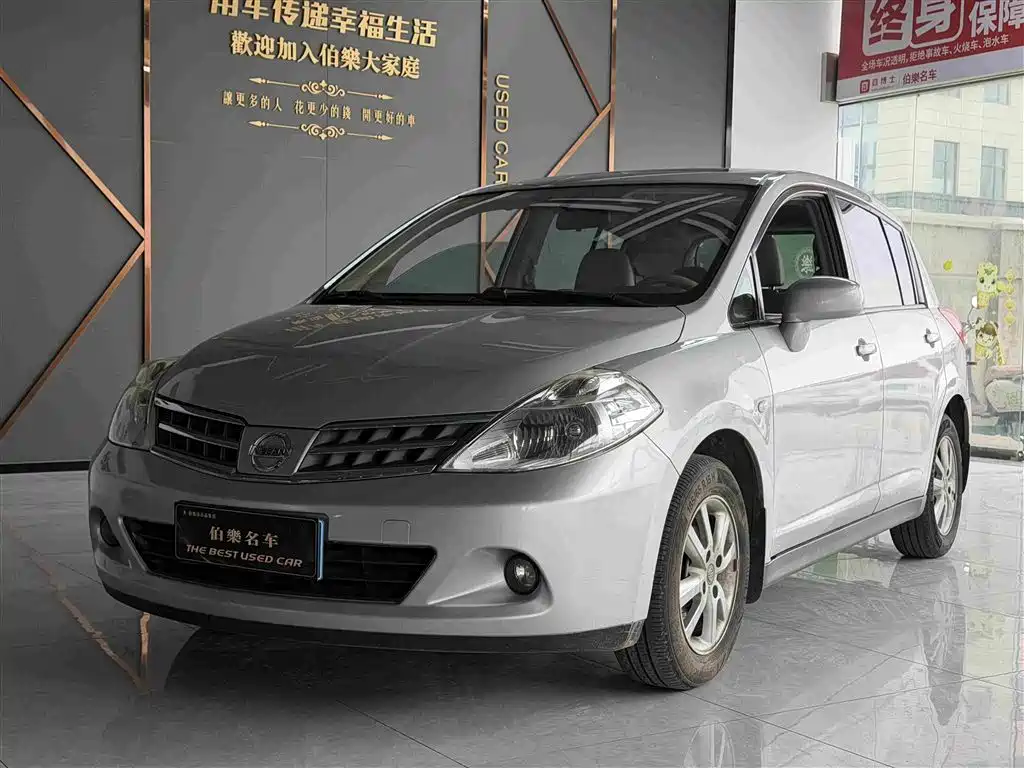 Nissan Tiida 2010