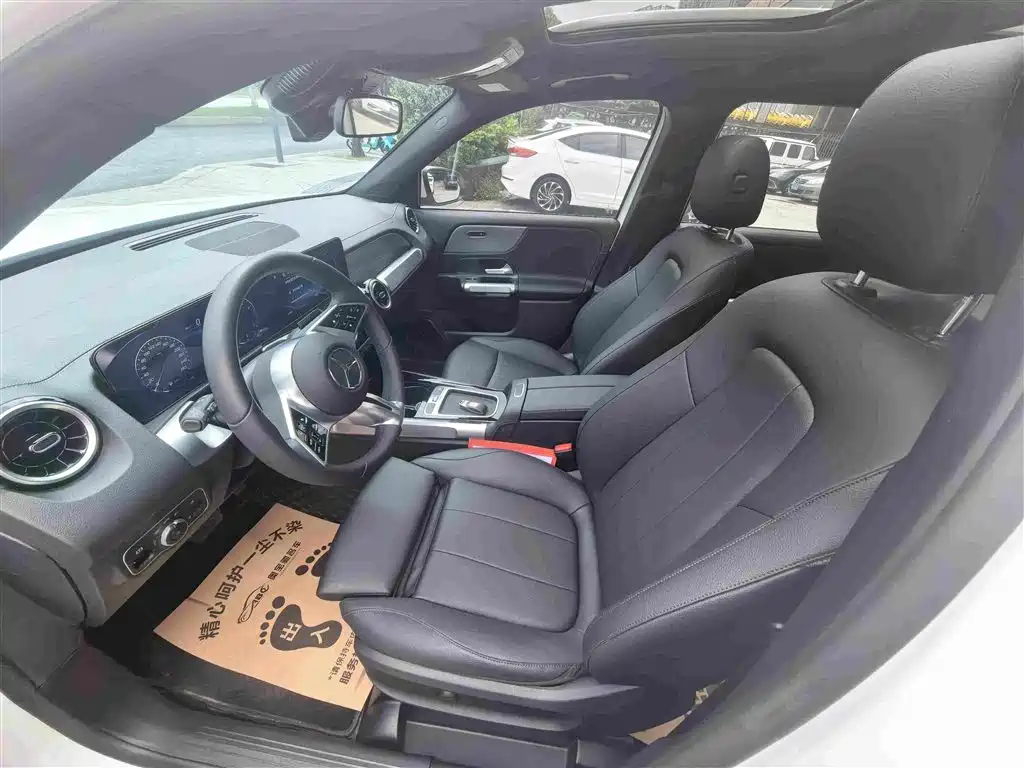 Mercedes-Benz GLB 2024