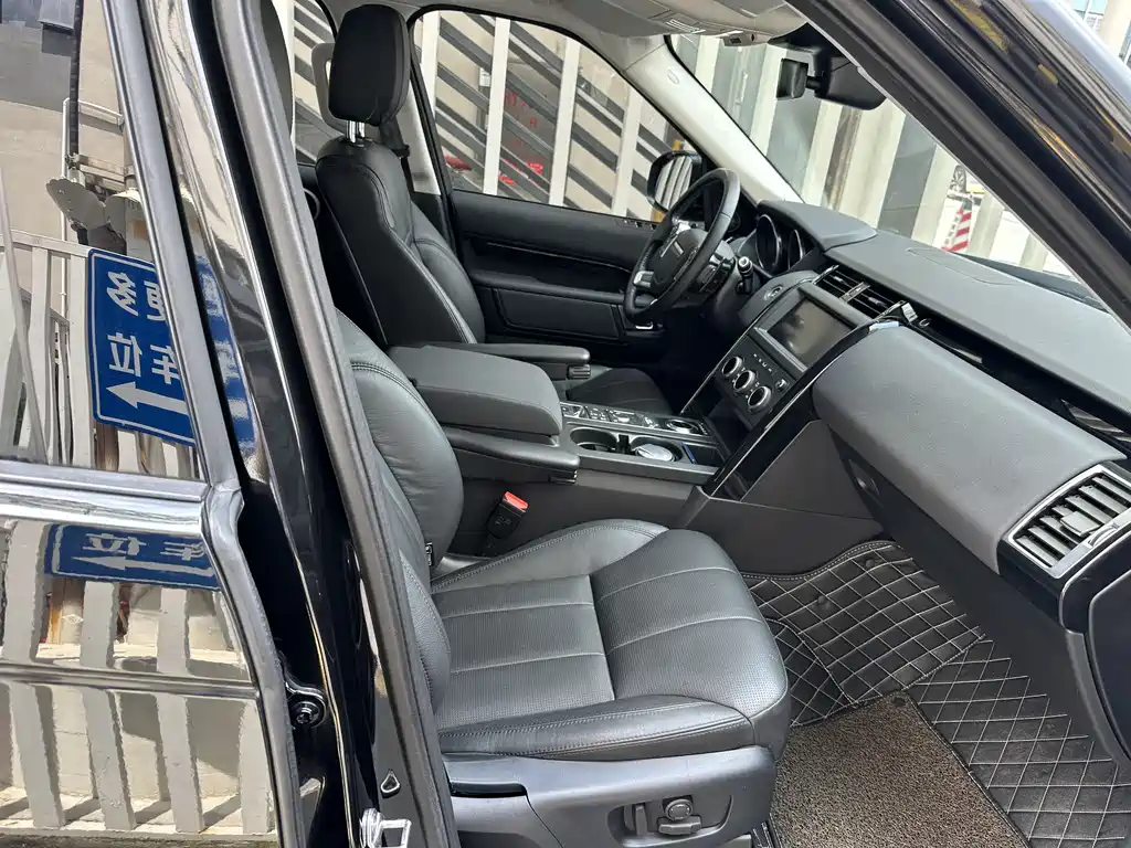 Land Rover Discovery 2019 — фото 13
