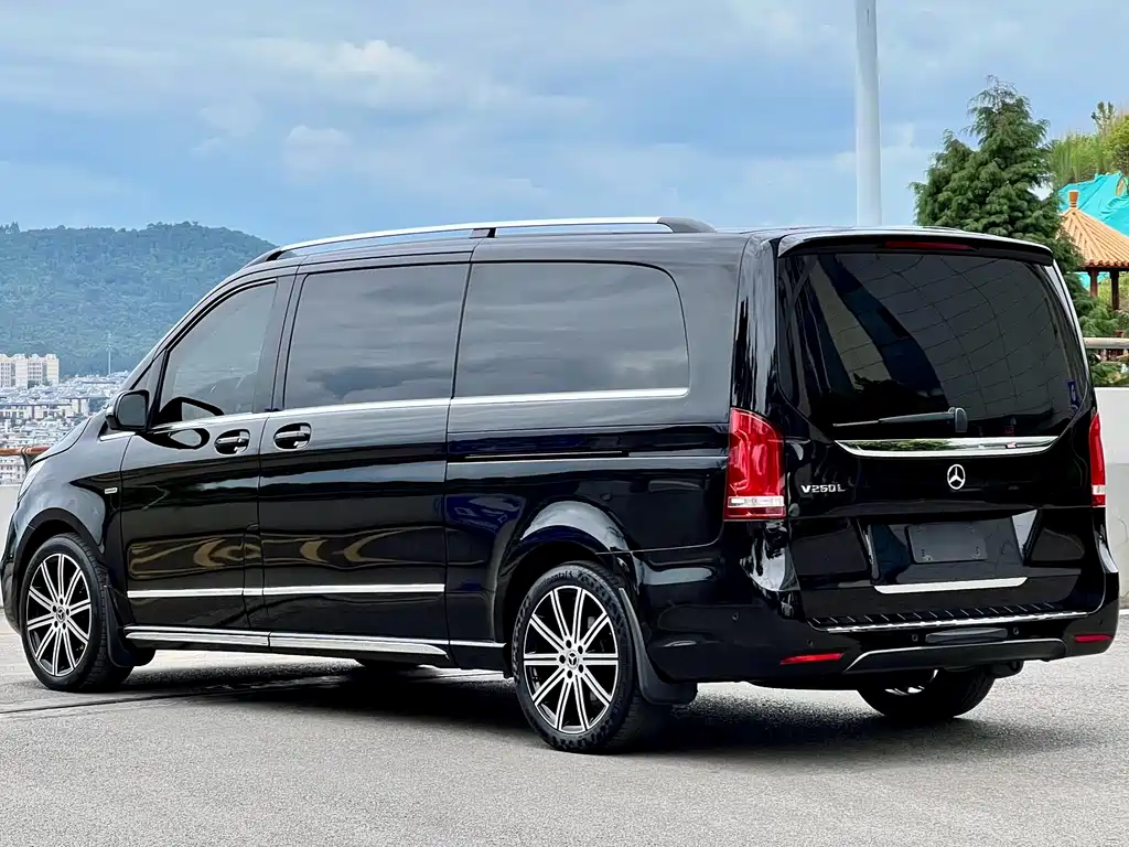 Mercedes-Benz V-Class 2024