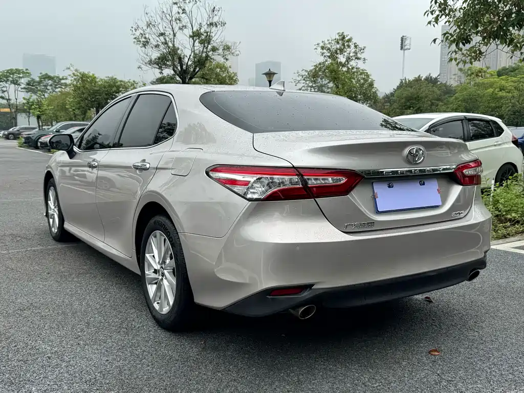 Toyota Camry 2023 — фото 20