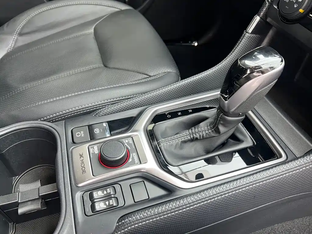Subaru Forester 2023 — фото 16