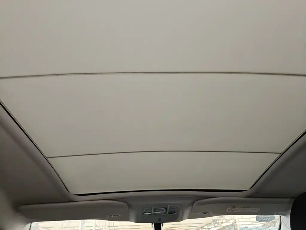 Peugeot 2008 2017 — фото 18