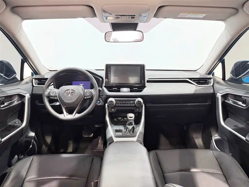 Toyota RAV4 2019 — фото 11