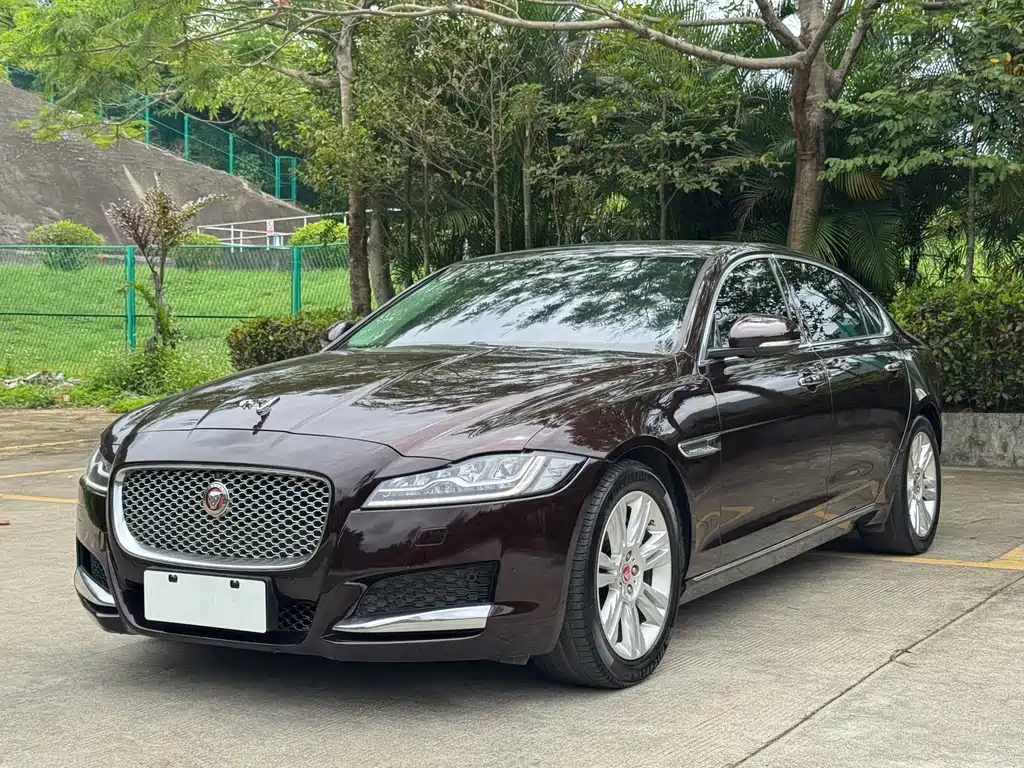 Jaguar XFL 2017 — фото 1