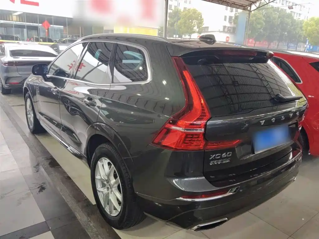 Volvo XC60 2019 — фото 23