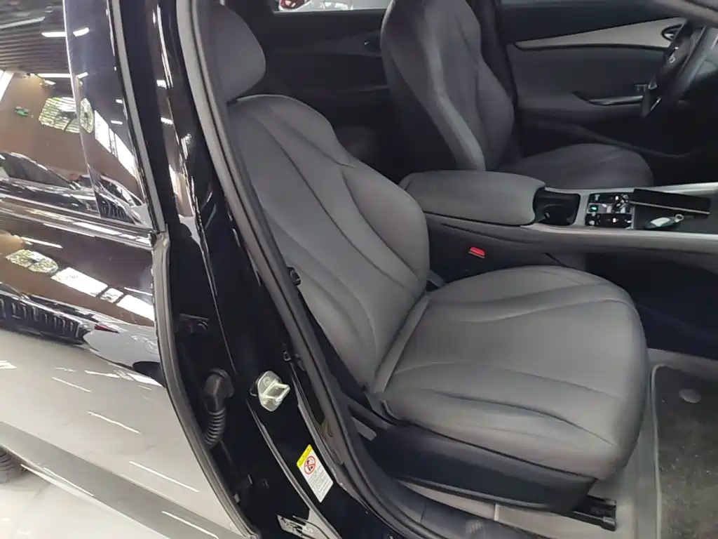 BYD Seal 07 DM-i 2025 — фото 25