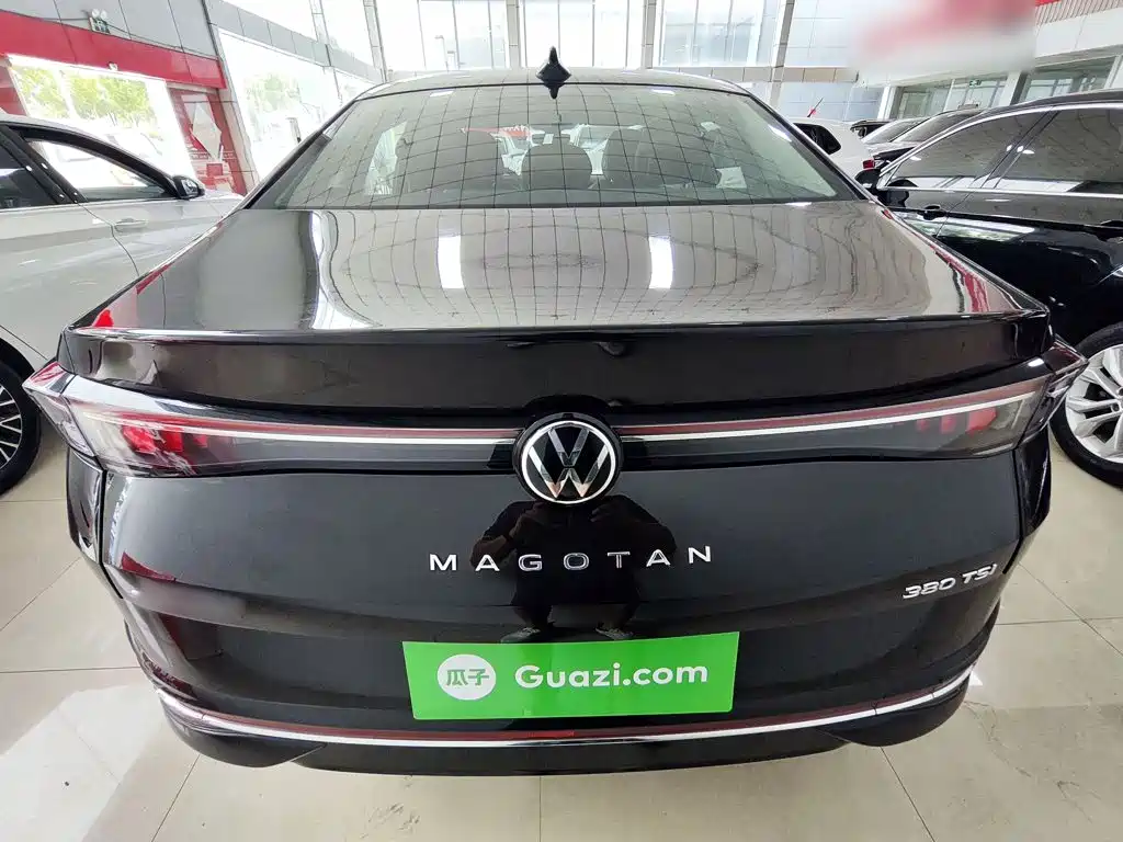 Volkswagen Magotan 2025