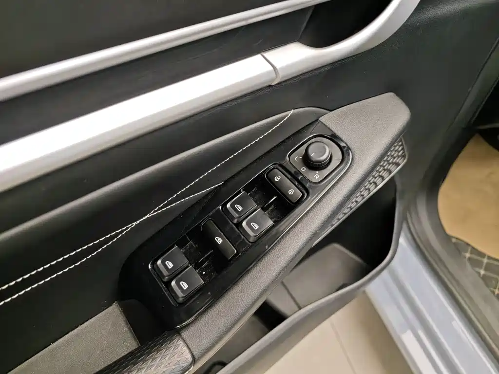 Geely Emgrand 2023 — фото 10