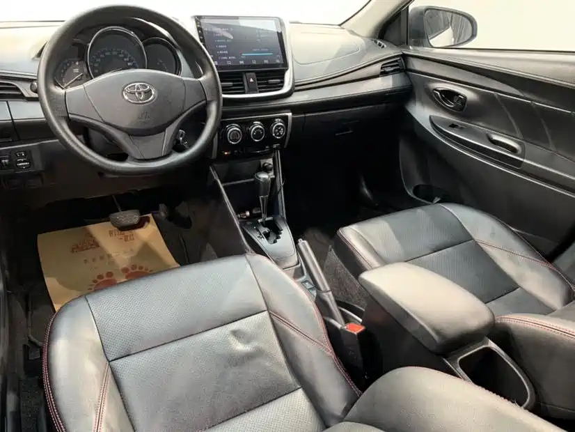 Toyota Yaris L 2019 — фото 12