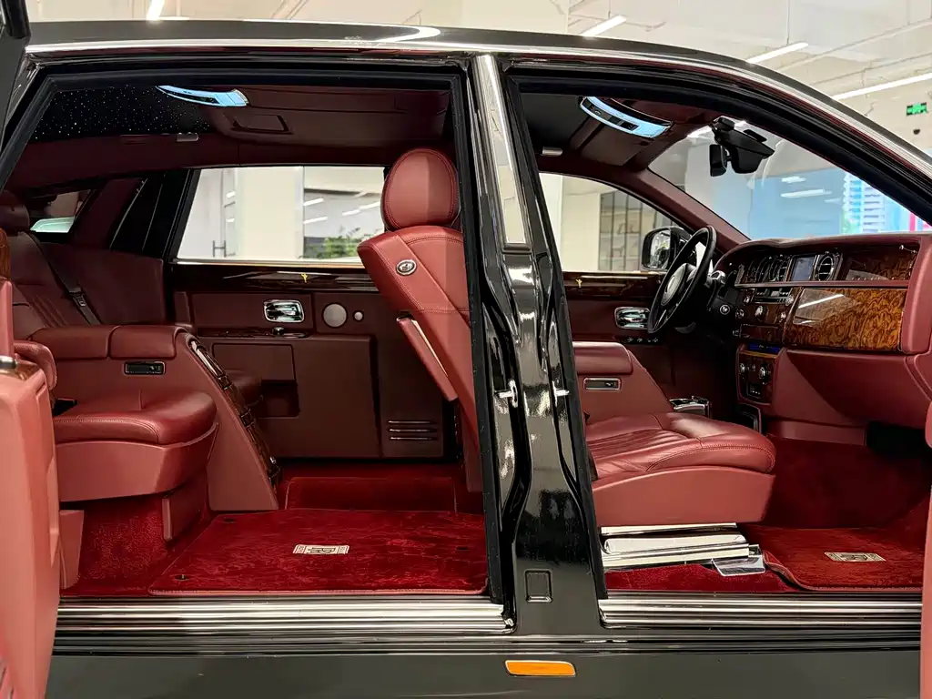 Rolls-Royce Phantom 2013 — фото 12