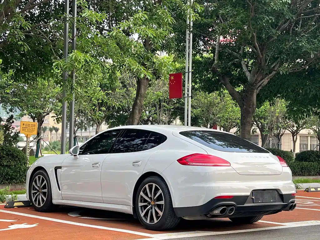 Porsche Panamera 2015