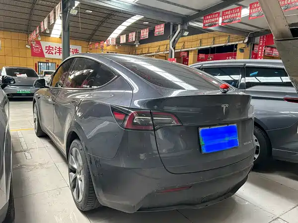 Tesla Model Y 2022