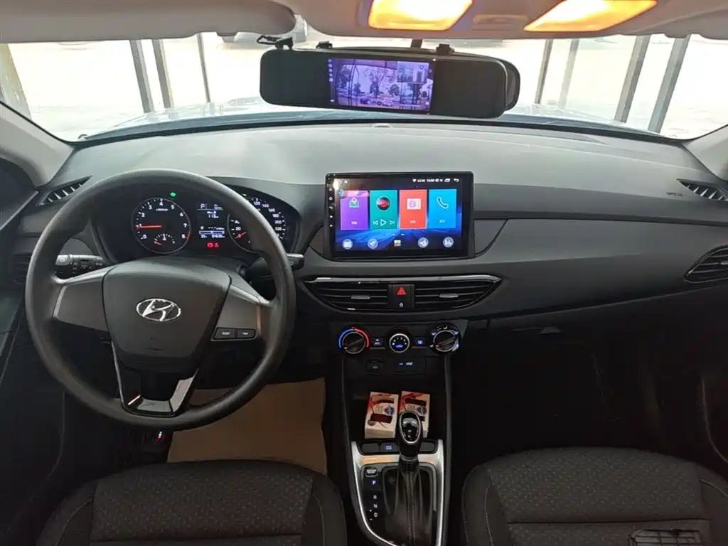 Hyundai Elantra 2020 — фото 10