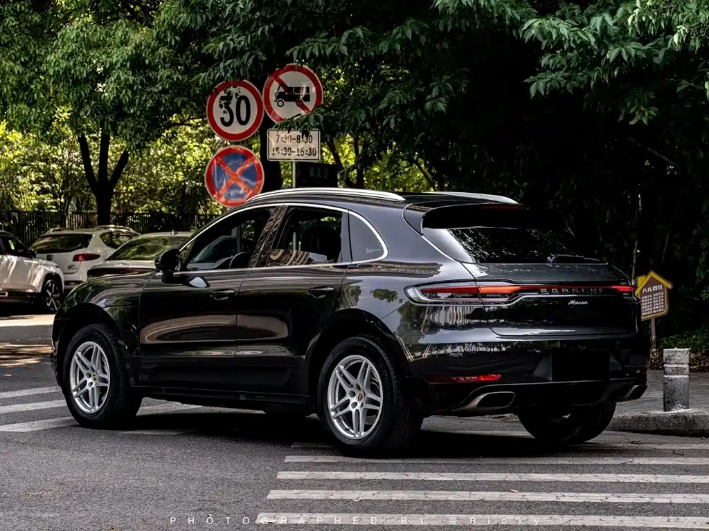 Porsche Macan 2020 — фото 10