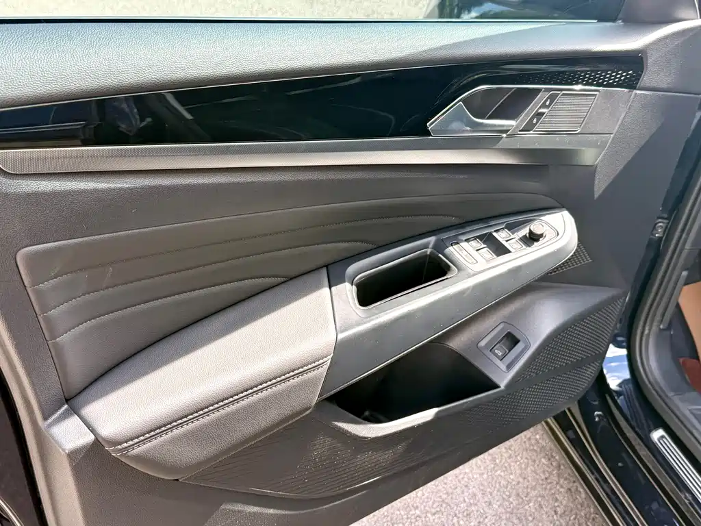 Volkswagen Passat 2022 — фото 17