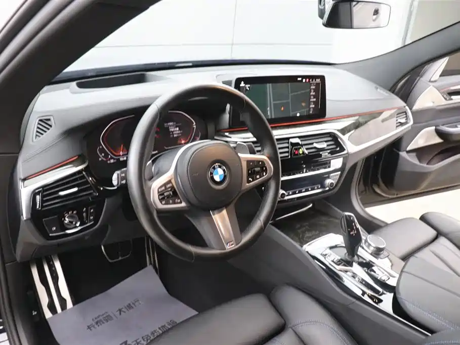 BMW 6 Series GT 2024 — фото 14