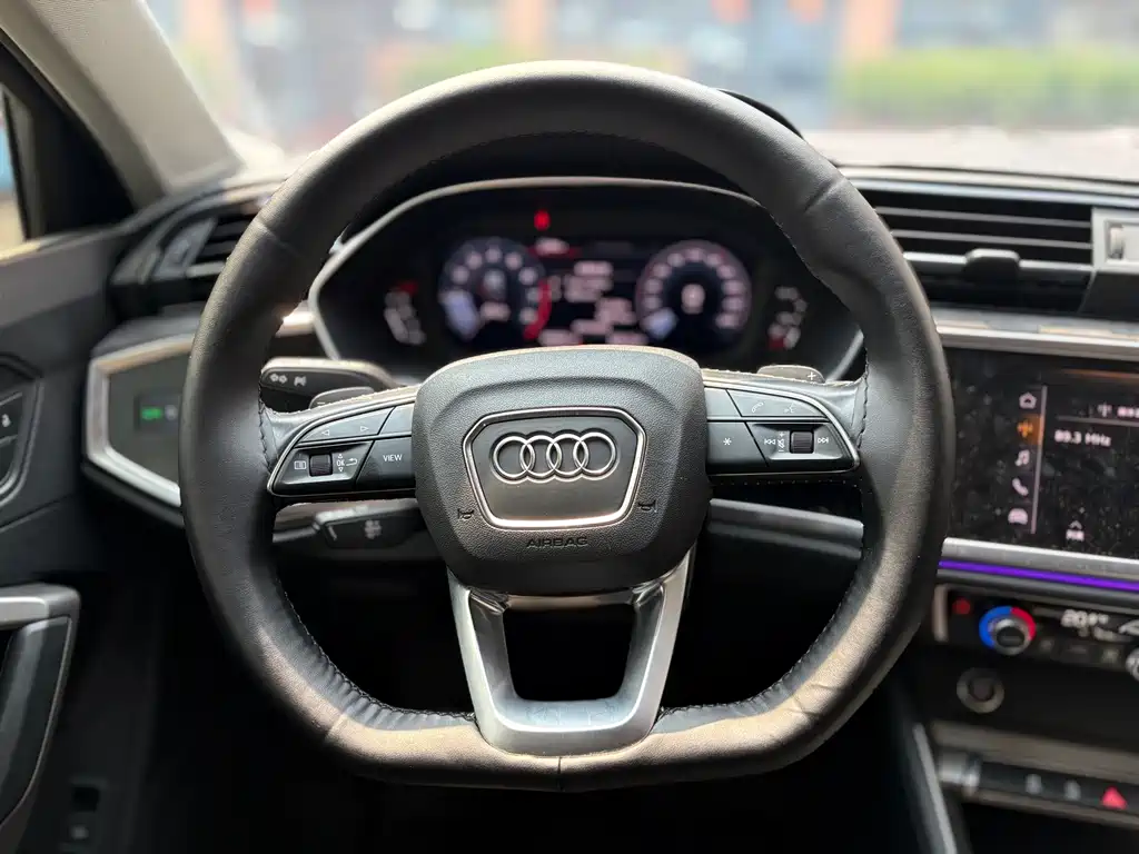 Audi Q3 2021 — фото 10
