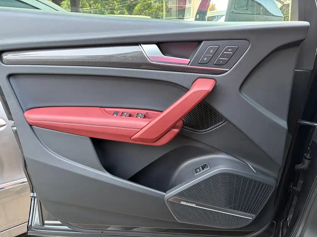 Audi Q5L Sportback 2022 — фото 11
