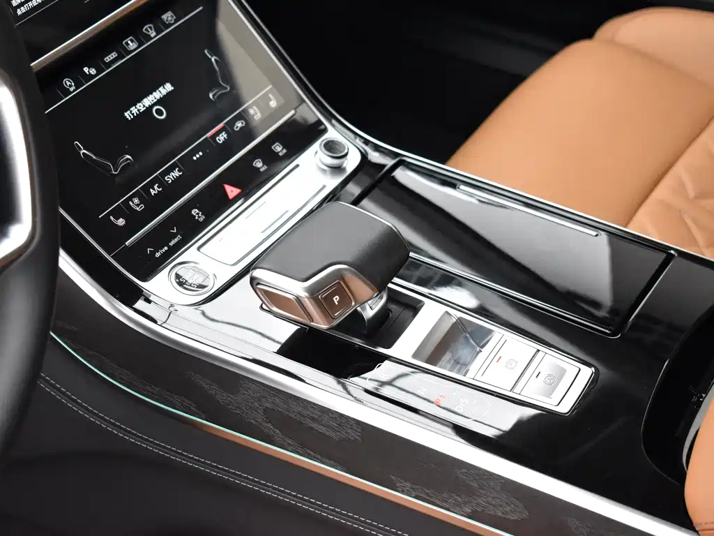 Audi A8 2022 — фото 11
