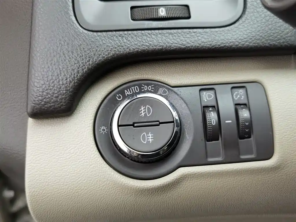 Buick Regal 2015 — фото 21