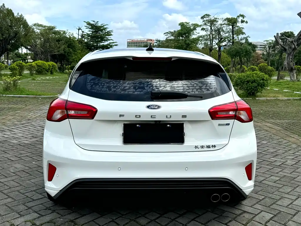 Ford Focus 2021 — фото 13