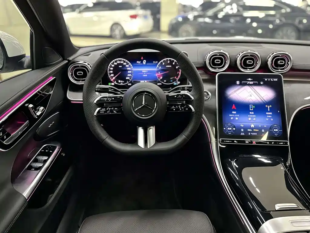 Mercedes-Benz C-Class 2024 — фото 11