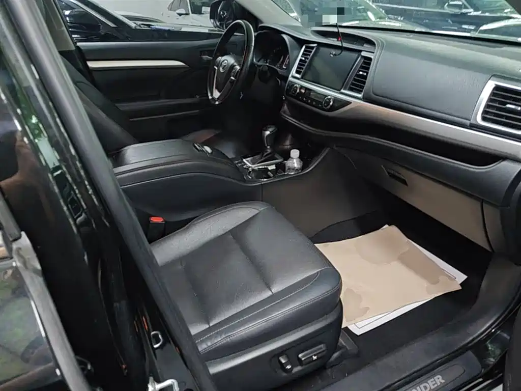 Toyota Highlander 2020 — фото 25