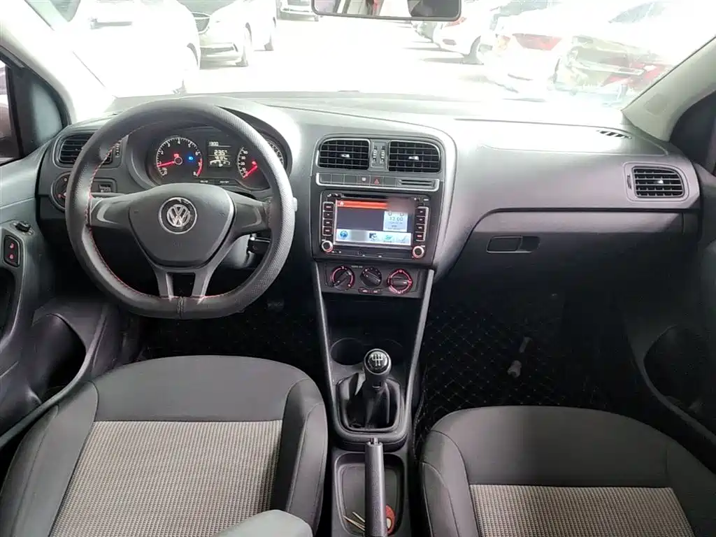 Volkswagen Polo 2018 — фото 10