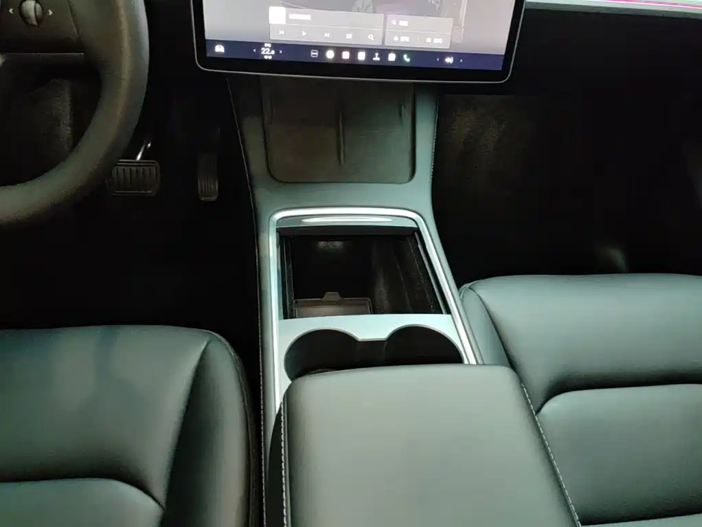 Tesla Model Y 2023 — фото 14