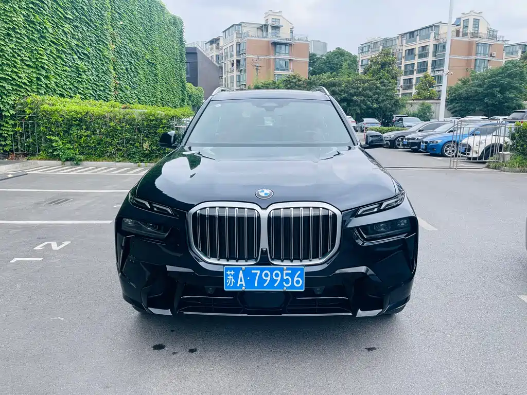 BMW X7 2025