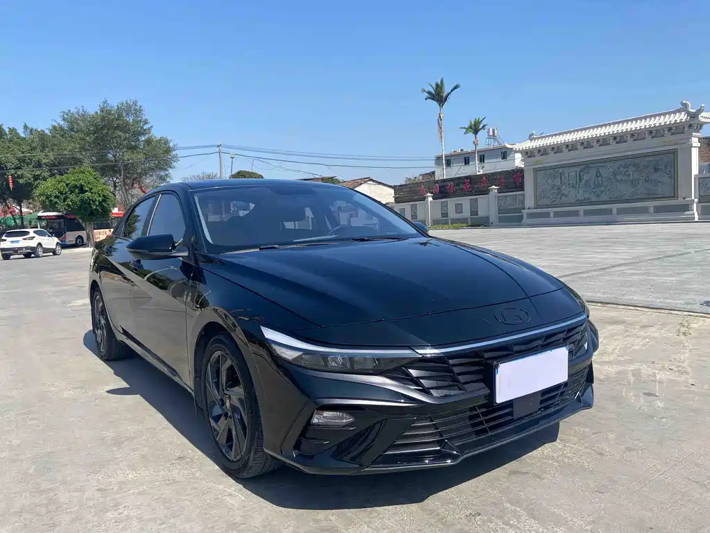 Hyundai Elantra 2023