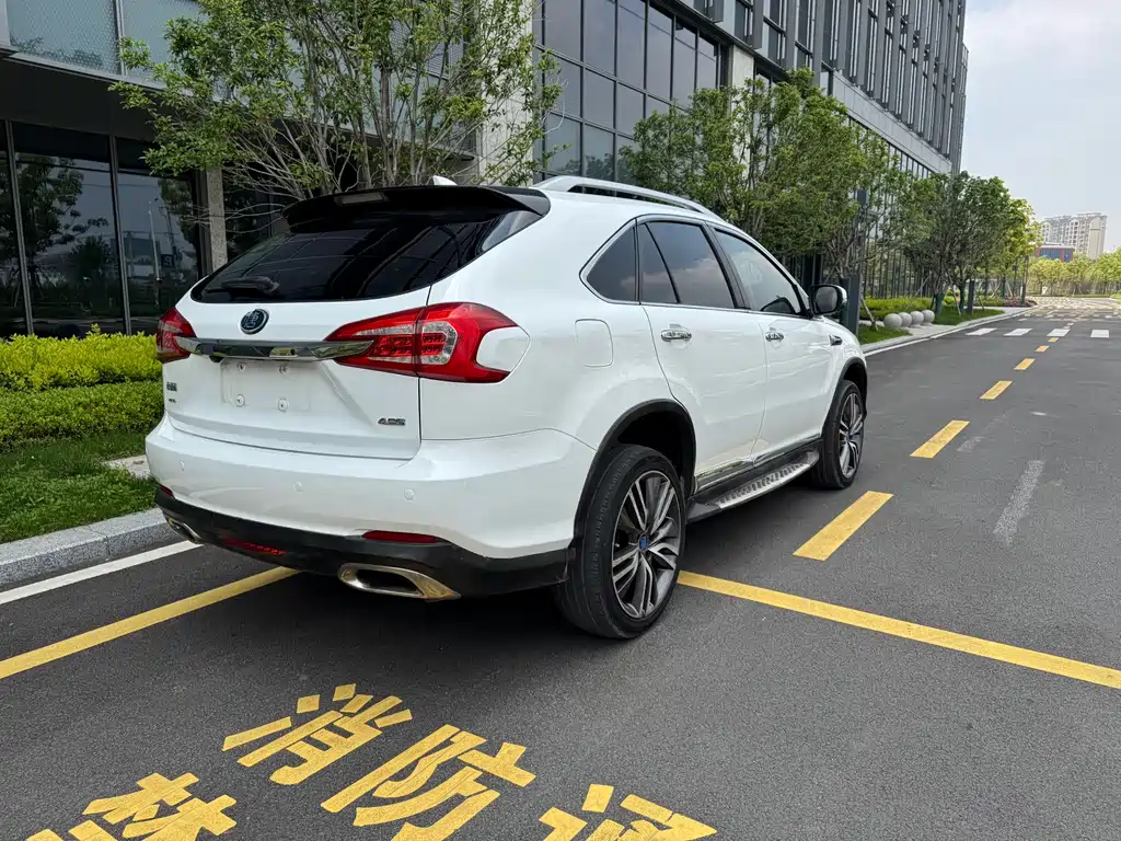 BYD Tang New Energy 2017 — фото 4