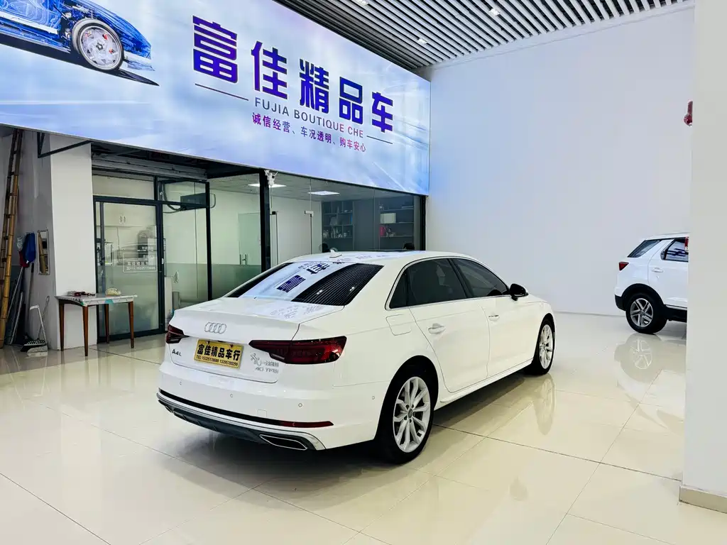Audi A4L 2019 — фото 5