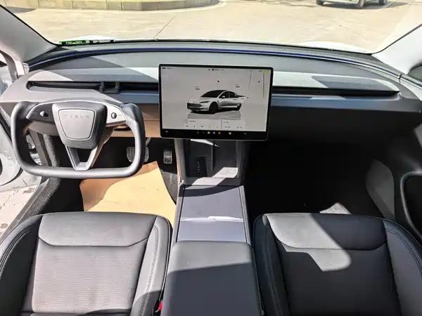 Tesla Model 3 2025