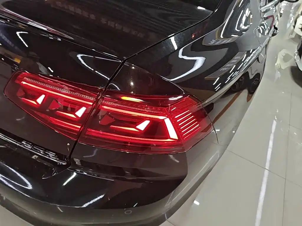 Volkswagen Magotan GTE PHEV 2023 — фото 8